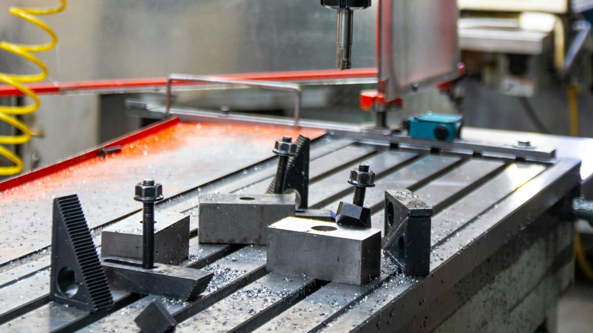 CNC 夾具：類型、用途、優化與選擇